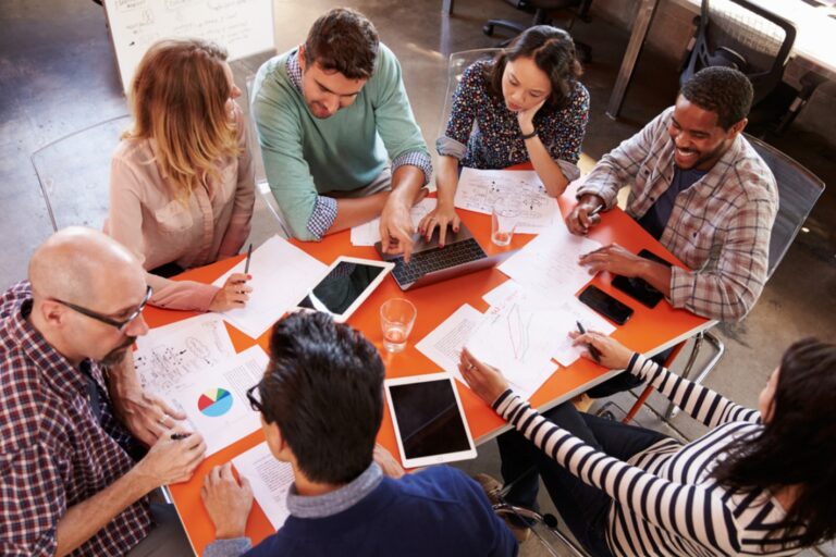 How Custom Software Solutions Can Improve Your Workflow Efficiency