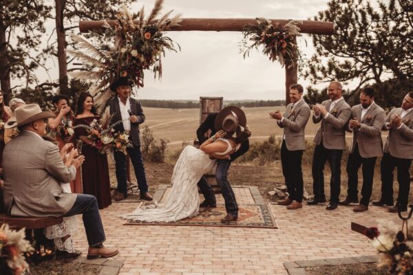 Step-by-Step Guide for Planning a Rustic Wedding With Style