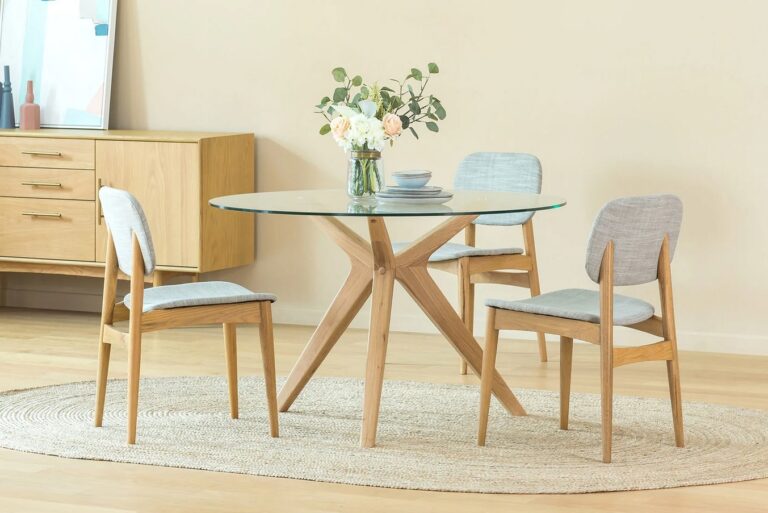 Impartial Pros & Cons of Rectangular Vs. Round Dining Tables