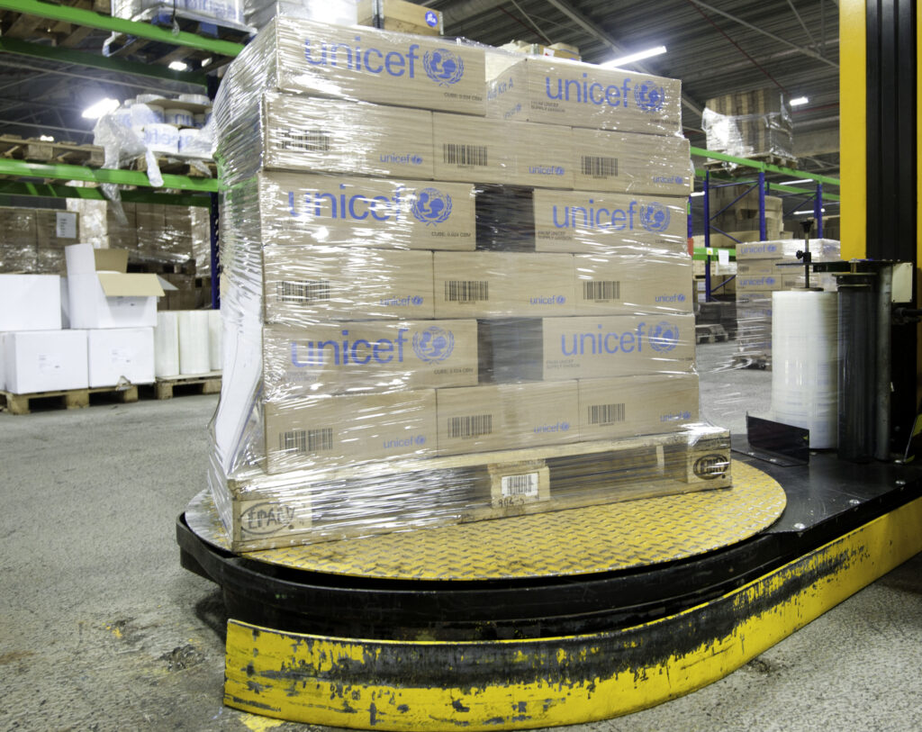 Using Pallet Wrappers for Packaging Loads